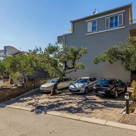 Gujinovic Apartament